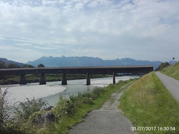 Rhein bei Vaduz