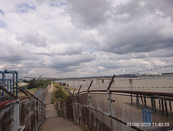 Industriegebiet an einem Fluß