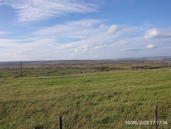 Blick auf Hüglig Grasflächen